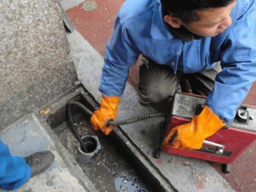 白朗疏通下水道